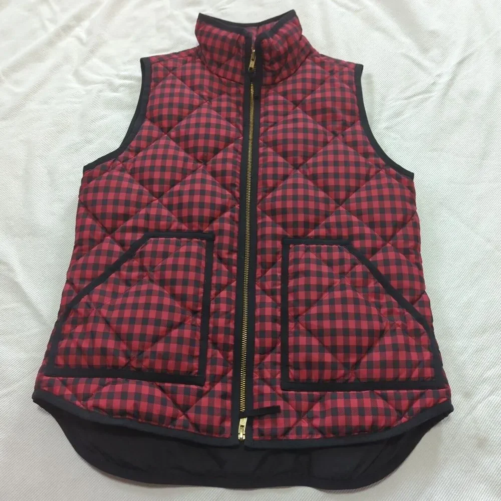 J Crew Womens Puffer Vest XS Red & Black Plaid Quilted Full Zip Down Filled 468